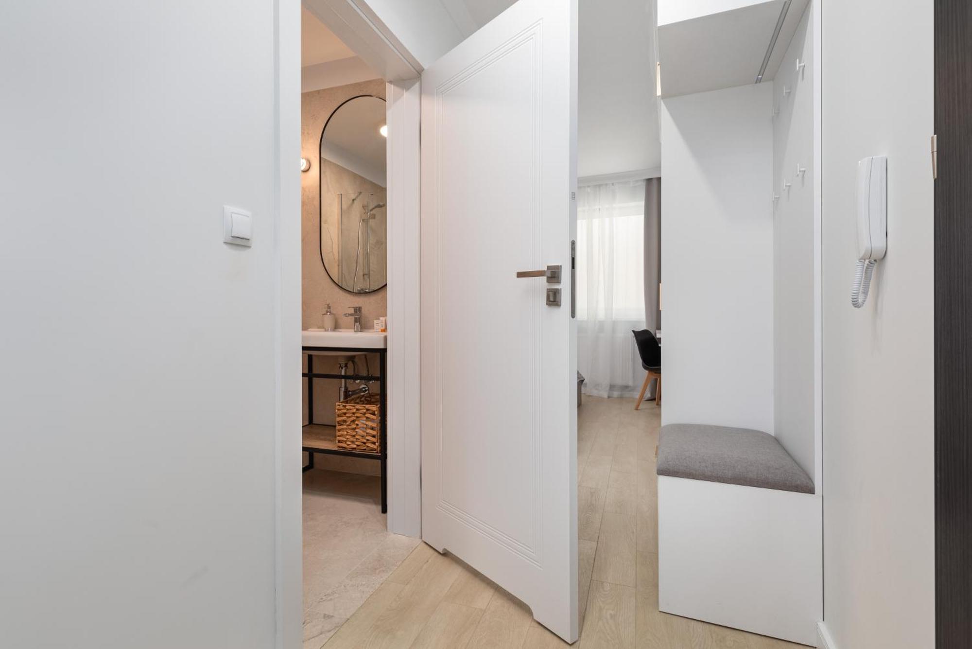 Plac Slowianski Apartments With Balcony Swinoujscie Center By Noclegi Renters Buitenkant foto